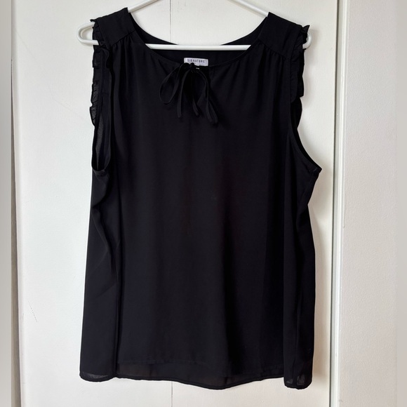 Reitmans Tops - 🎉4/30$🎉 Reitmans Black Bow-Tie Ruffle Blouse - XL